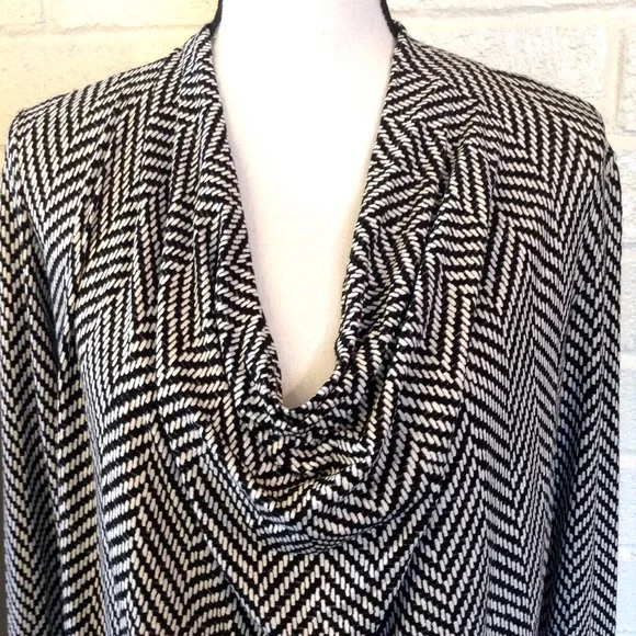 Michael Michael Kors Top Cowl Neck Black Chevron Long Sleeve Stretch Size Medium - Picture 3 of 8